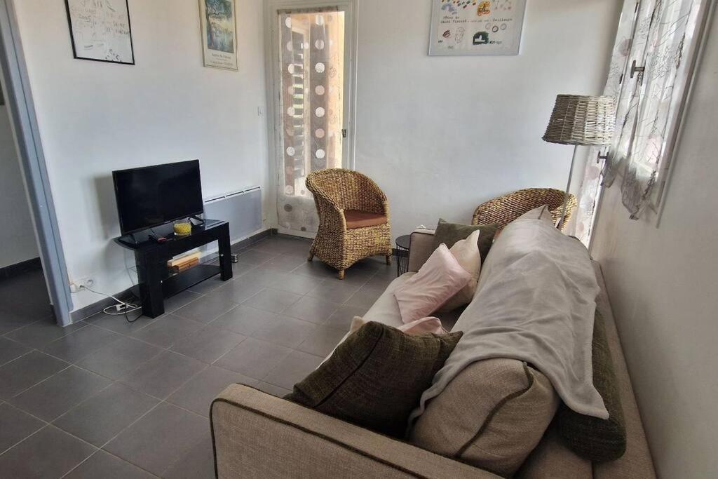 T2-au Calme-terrasse-place De Parking Attitree Appartement *