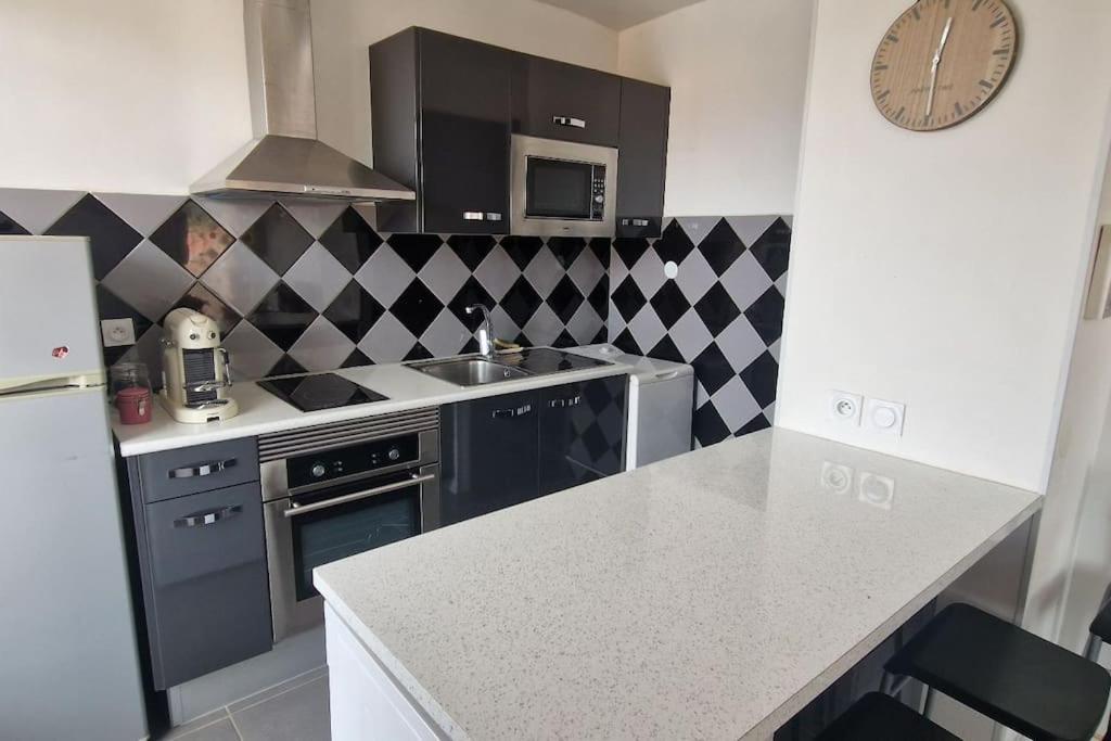 Appartement T2-au Calme-terrasse-place De Parking Attitree *